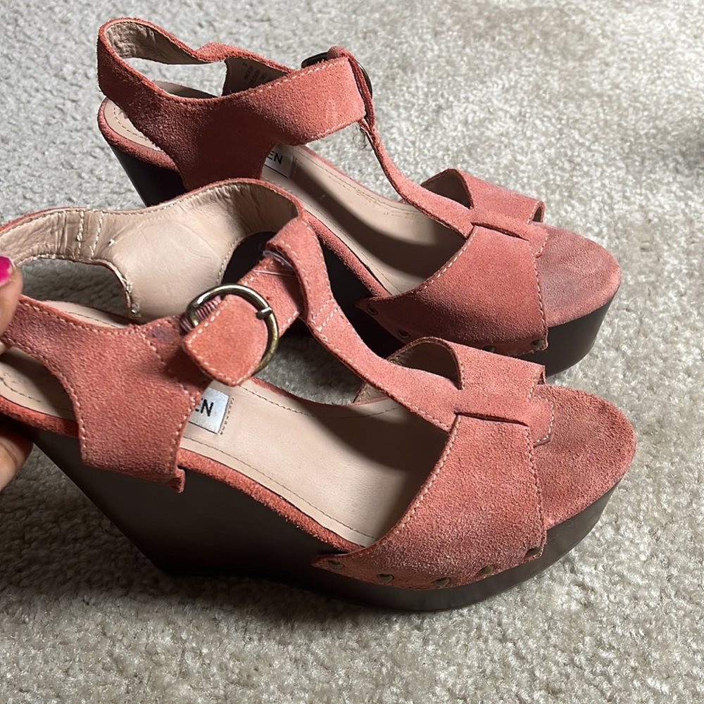 Platform shoe. - Picture 3 of 4